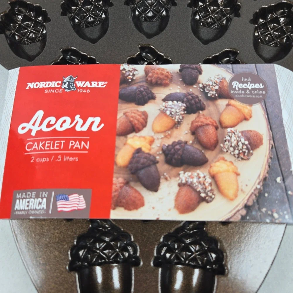 Nordic Ware‎ Acorn Cakelet Baking Pan Tray Mold Autumn Thanksgiving Fall